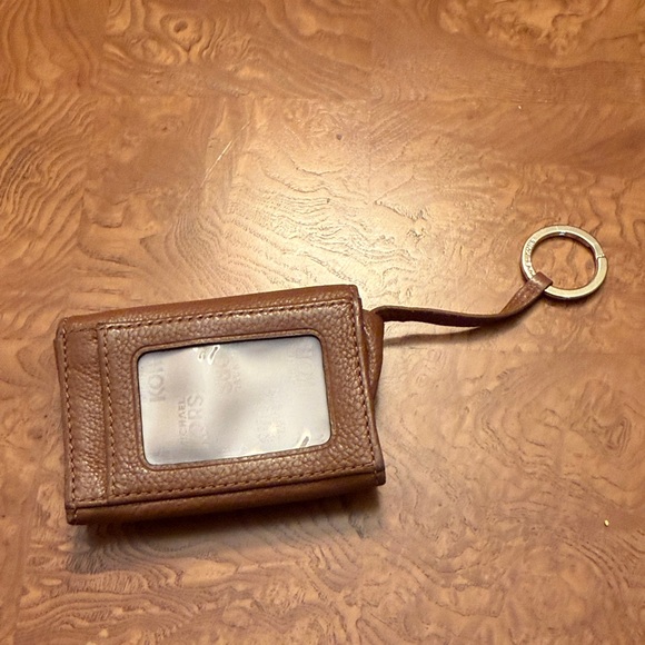 Michael Kors Tan/Brown Leather Key Card Holder with Gold Plaque - Picture 3 of 8